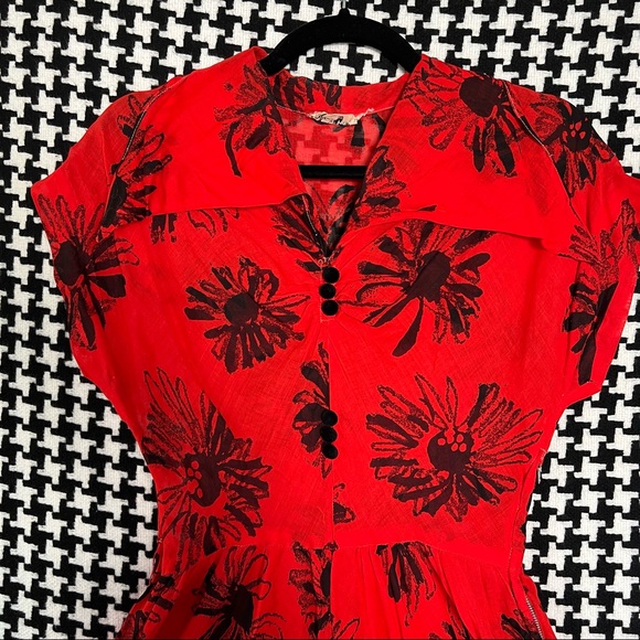 Vintage 1940s semi-sheer a-line red dress with allover black floral print. Small - Picture 3 of 15